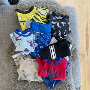 Lot of 7 toddler pajamas